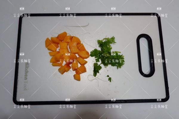 牛油果黄桃莎莎酱