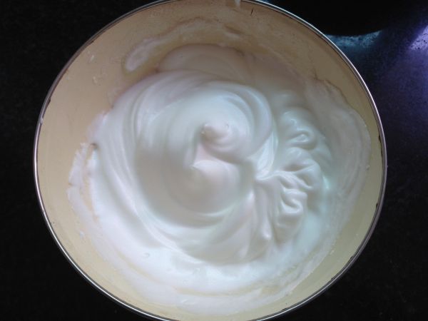 彩珠戚风蛋糕卷