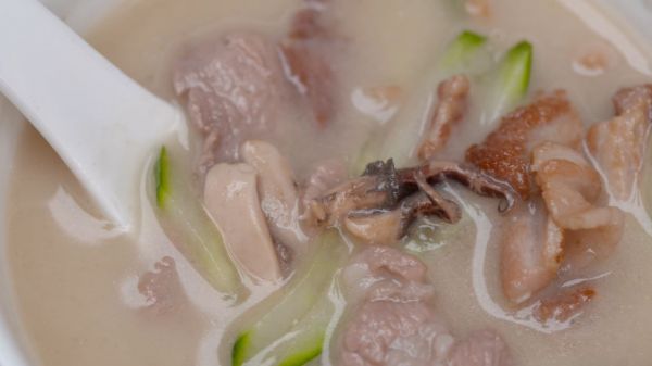 先炒再炖，烧出不一样的肉片汤！