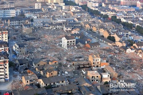 小产权住满了人政府怎么拆