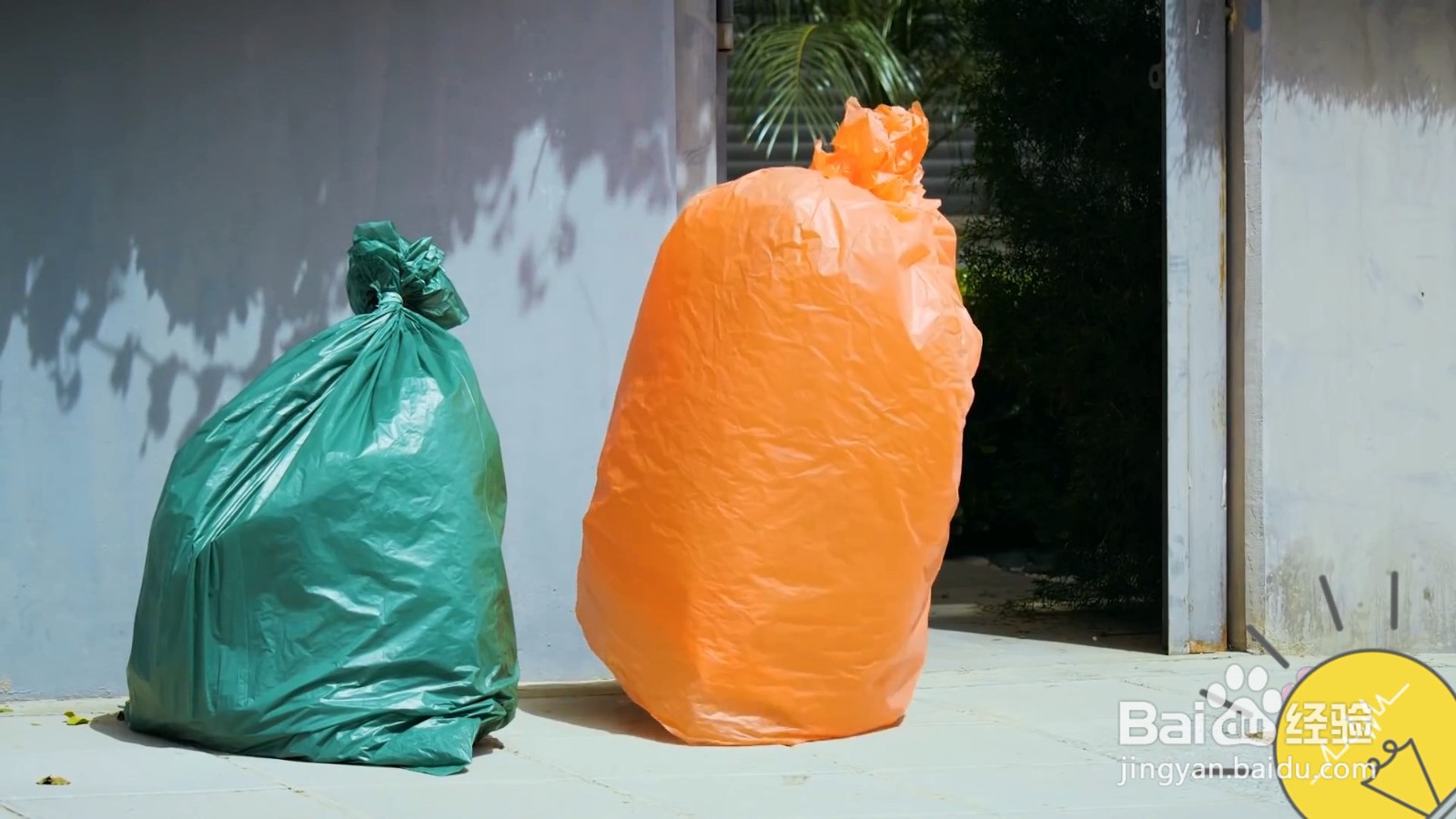 垃圾袋吓人恶作剧怎么制作