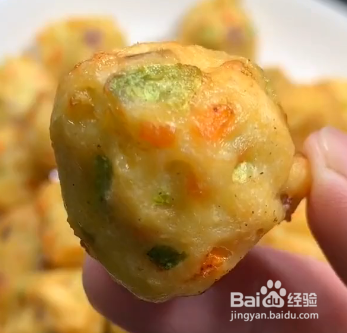 如何做鸡胸肉丸子呢