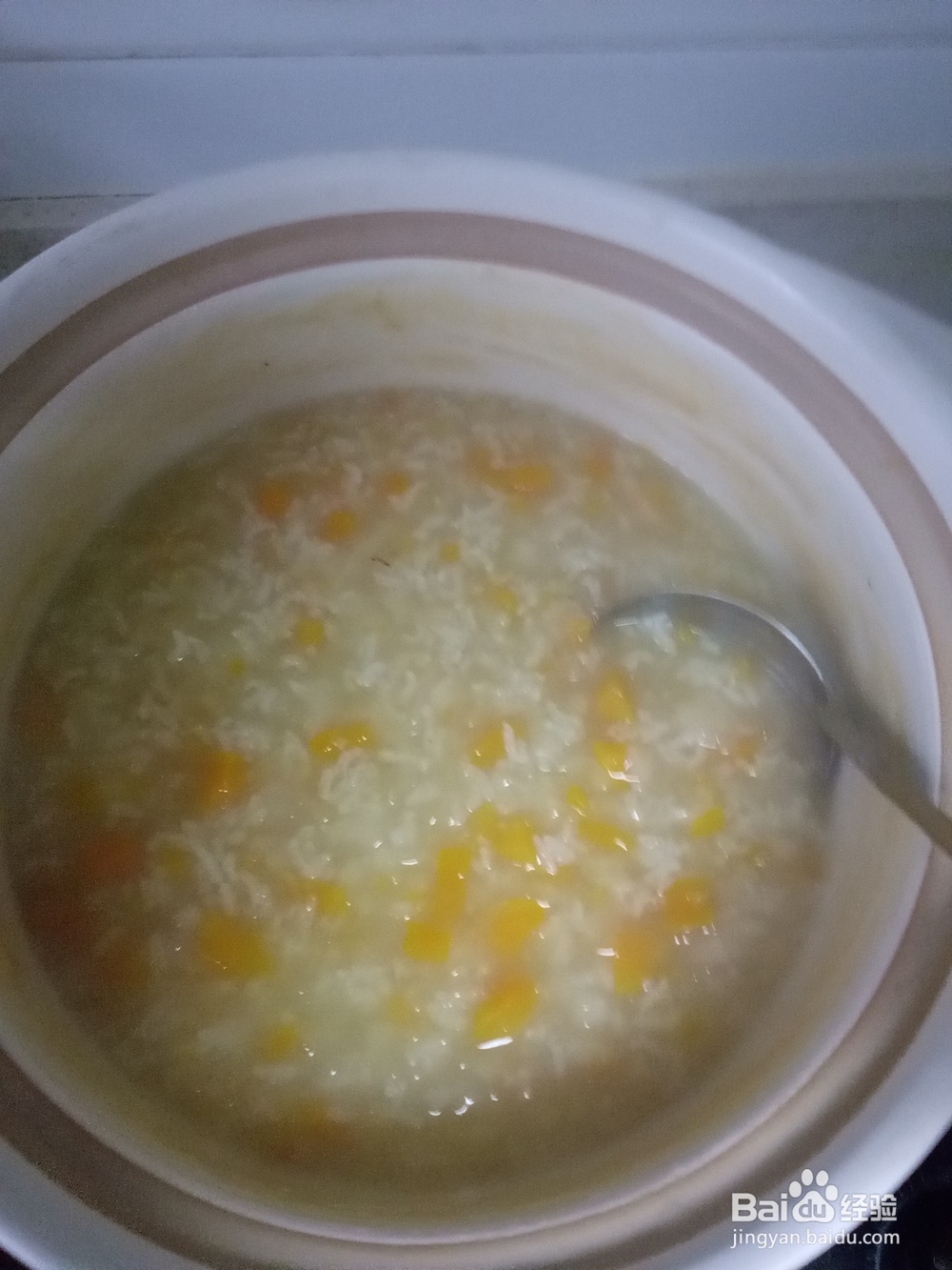 砂锅红薯银耳粥