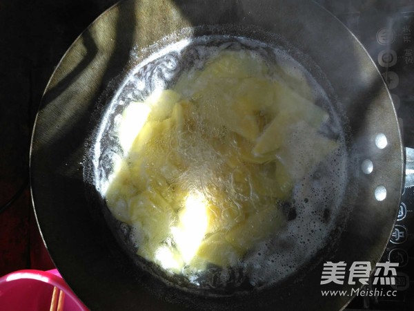 土豆烧牛肉的做法
