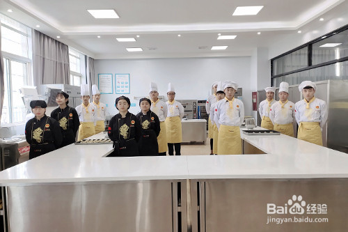 学西点自学好还是学校好