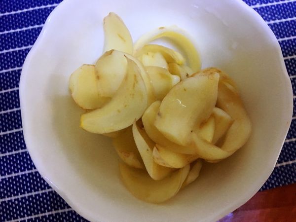 雪耳莲子红枣羹