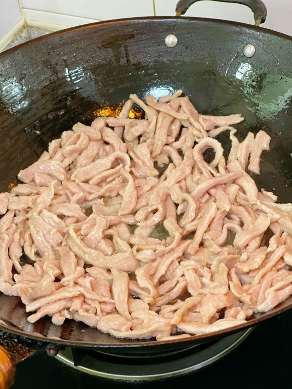 豆瓣青椒炒肉丝