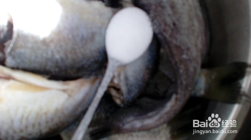 广式酥鲫鱼做法