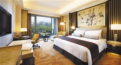 八月去哪旅游