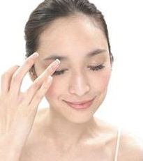 从来没有化过妆的人来请教如何化妆