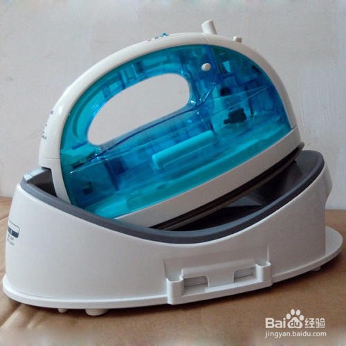 松下电熨斗怎么加水