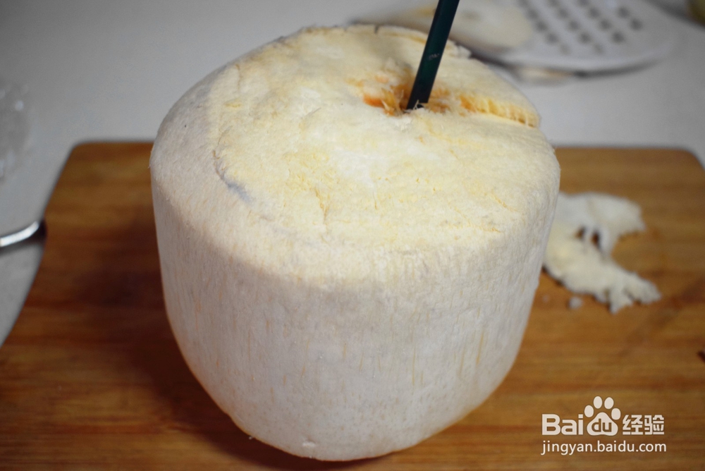 <b>椰青怎么打开图解 椰子怎么打开喝汁 开椰子方法</b>