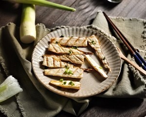 烤茭白笋的做法
