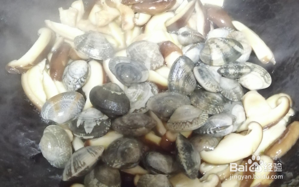 如何做出美味的白粿汤？香菇花蛤白粿汤的做法