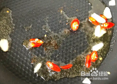 秋葵炒鸡丁的做法