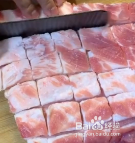 怎样做好吃的盘龙五花肉呢
