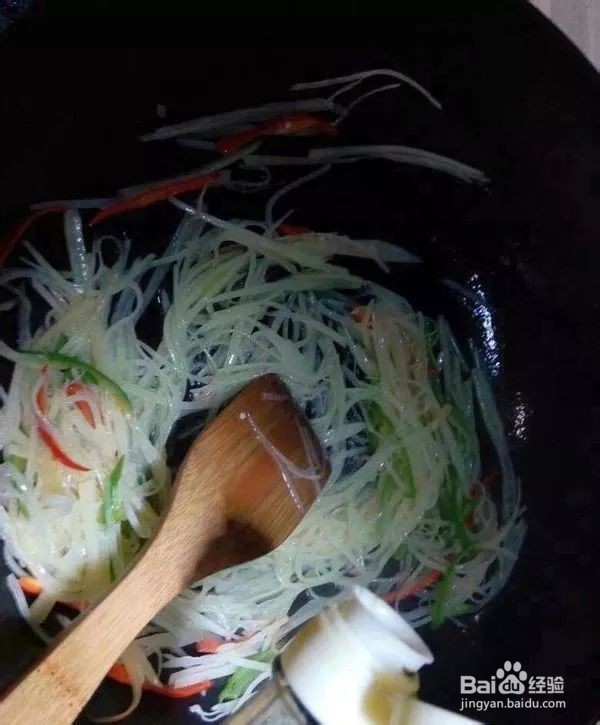 如何做酸辣土豆丝呢