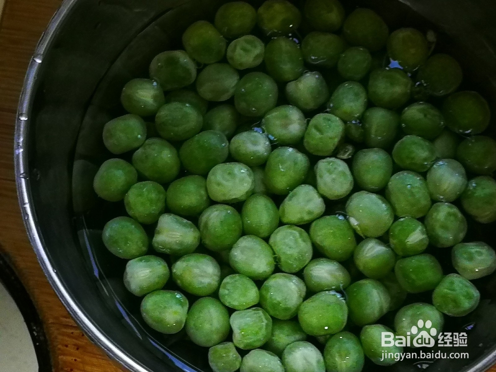 味道好吃顔色鲜亮的--豌豆胡萝卜炒白米饭