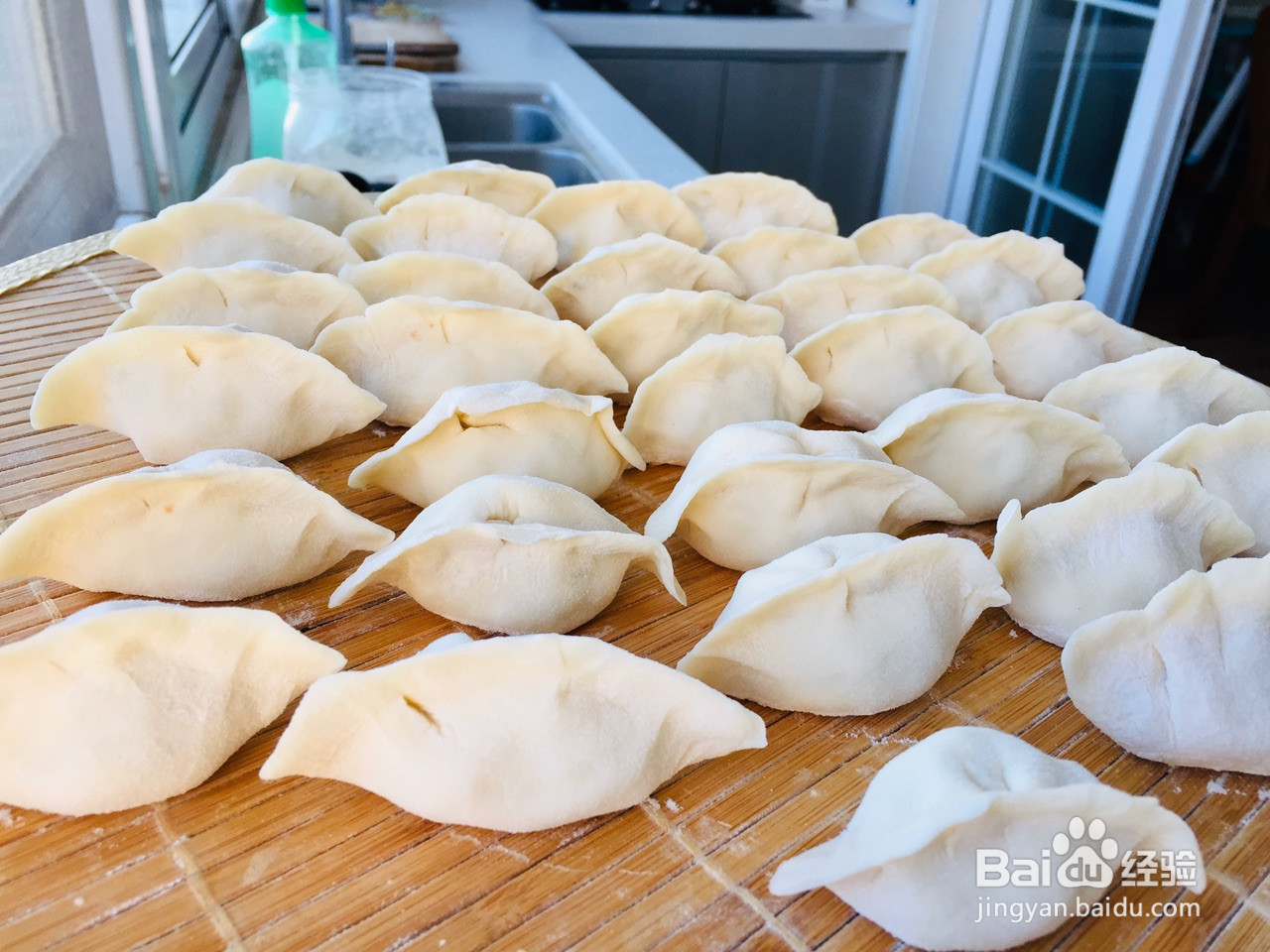 槐花肉水饺的做法