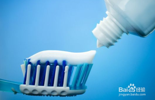 冰箱上的画痕如何去掉