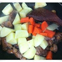 黑椒鸡腿烧土豆