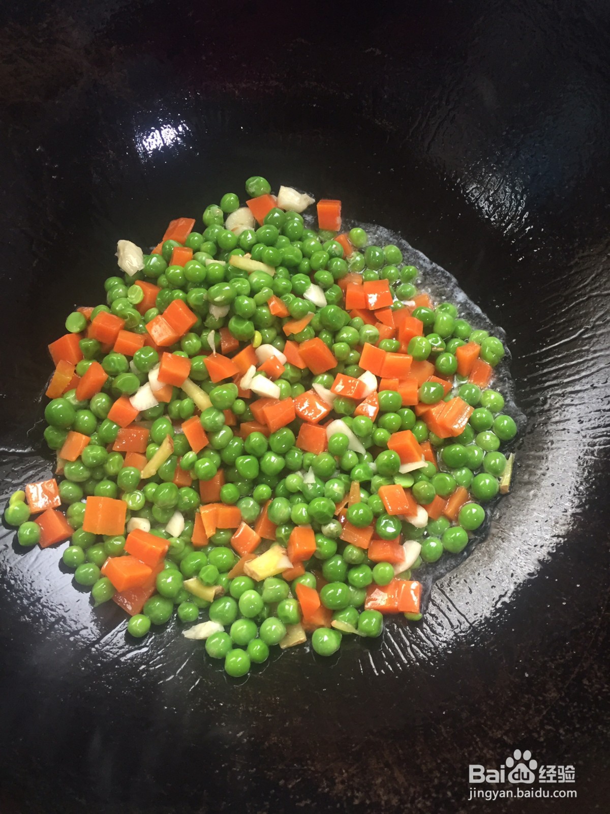 青豆炒虾仁的做法