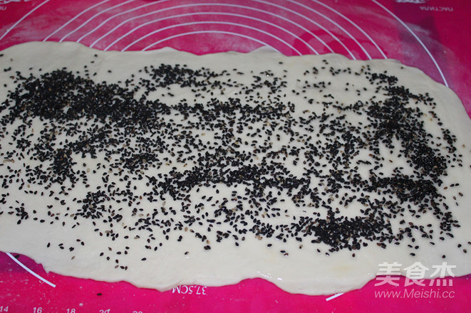 补血补钙的家庭必备主食——黑芝麻盐儿饼