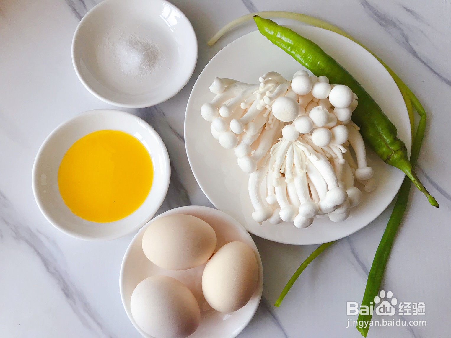 白玉菇炒鸡蛋的做法