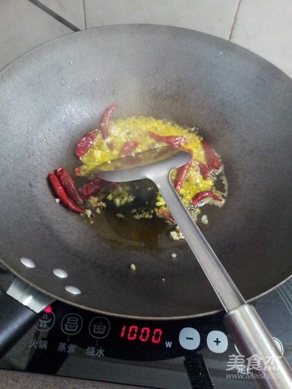 板栗焖排骨的做法