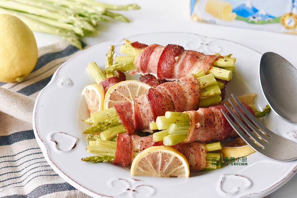 烤黄油芦笋培根卷