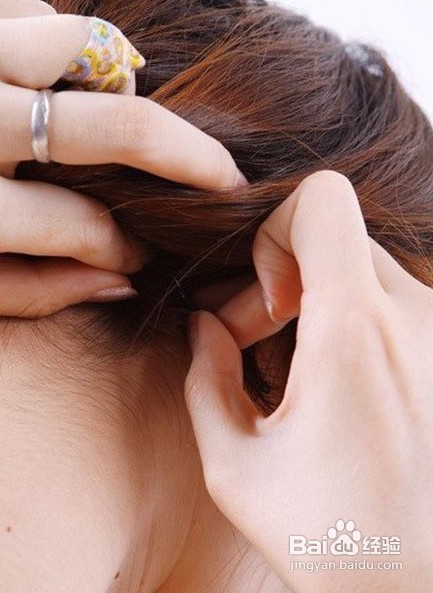 怎样简单的把长发扎成短发？