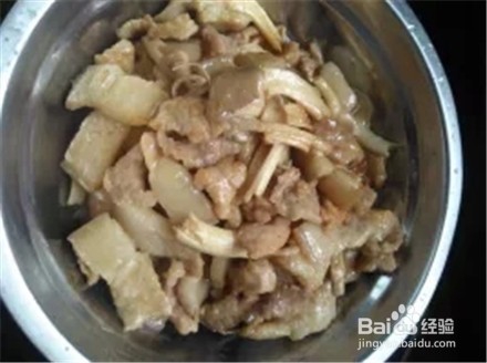 平菇炒肉的家庭做法