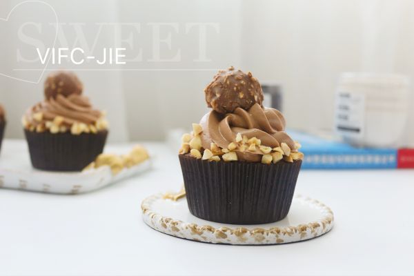 费列罗巧克力杯子蛋糕