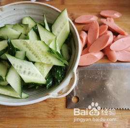 火腿肠炒青瓜的制作步骤