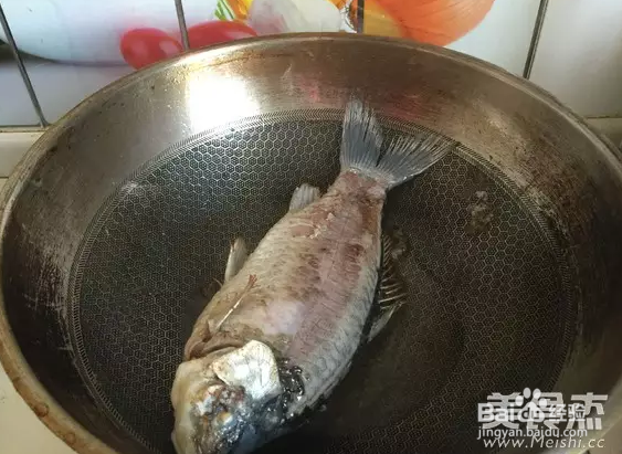 秋季番茄鲫鱼汤的做法?