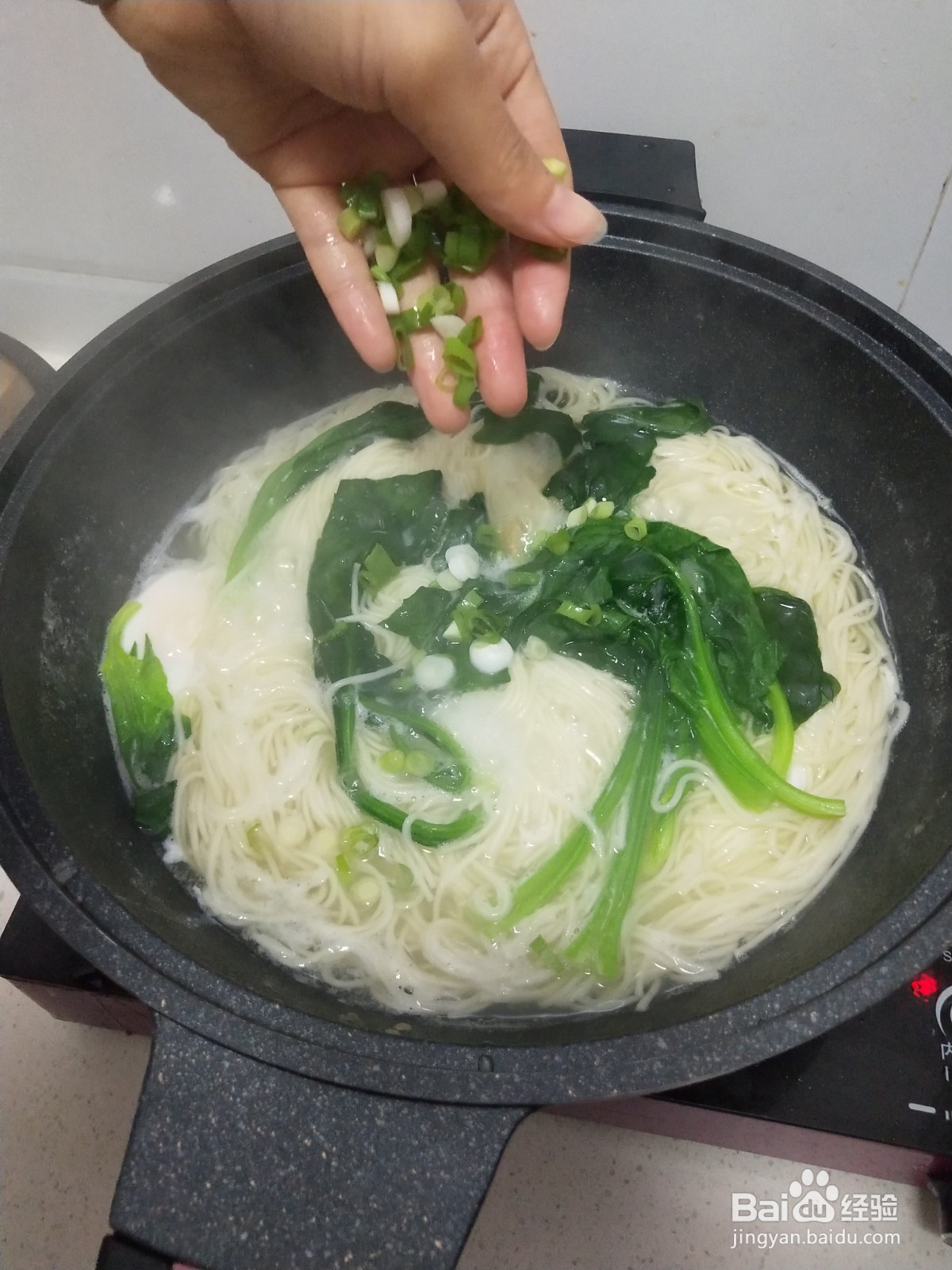 菠菜鸡蛋面怎么做？