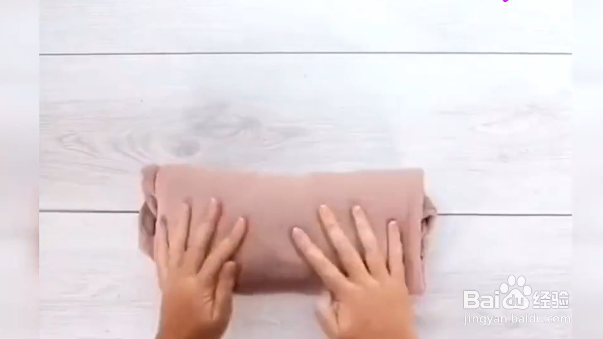 如何方便快捷的折叠卫衣？