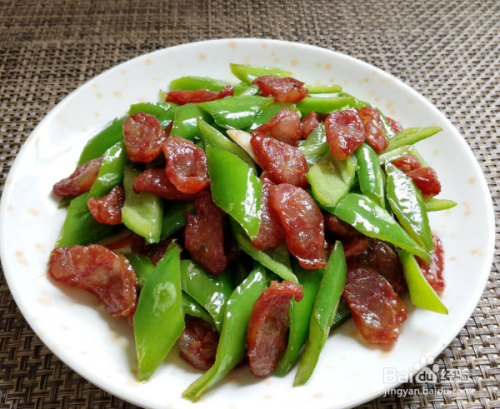 青椒炒腊肠做法