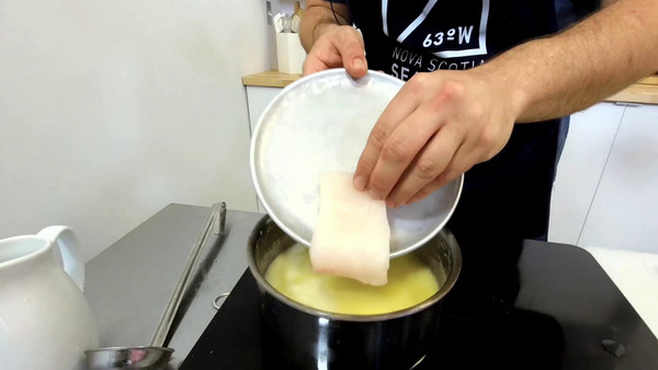 黄油煮加拿大大比目鱼