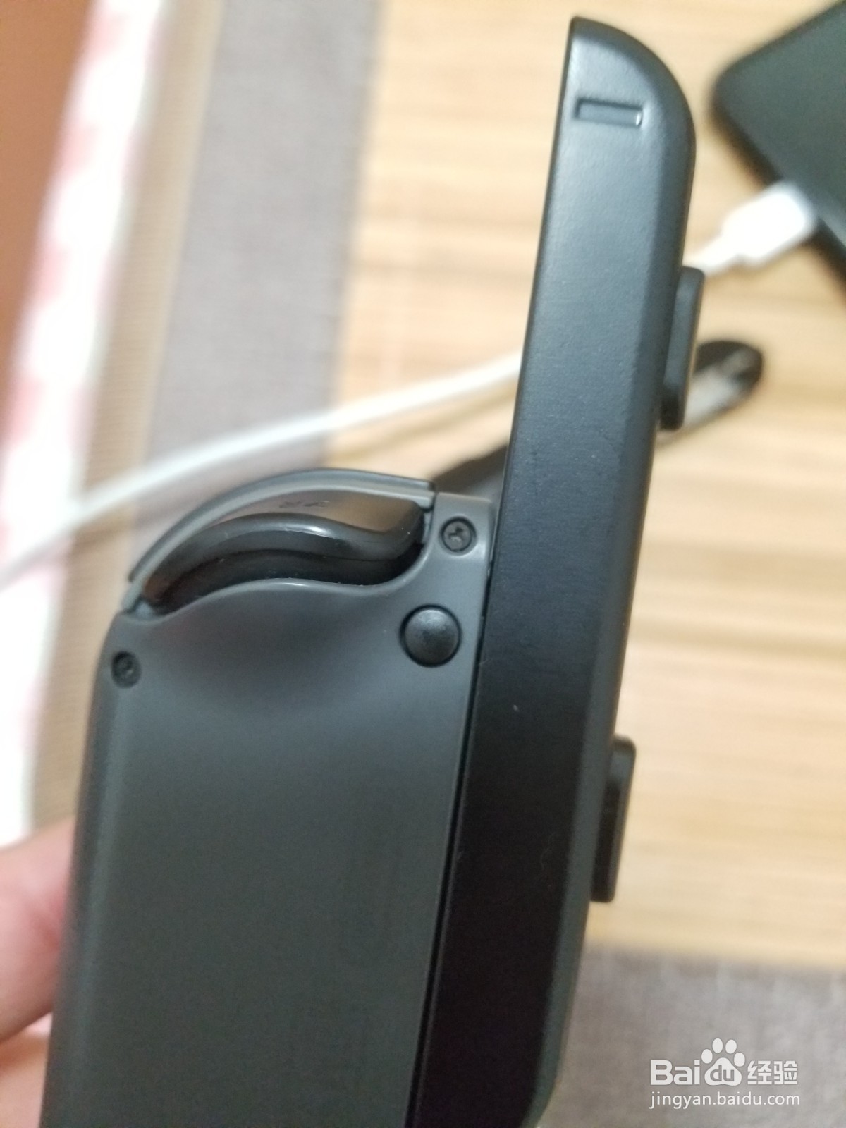 switch手柄腕带怎么拆