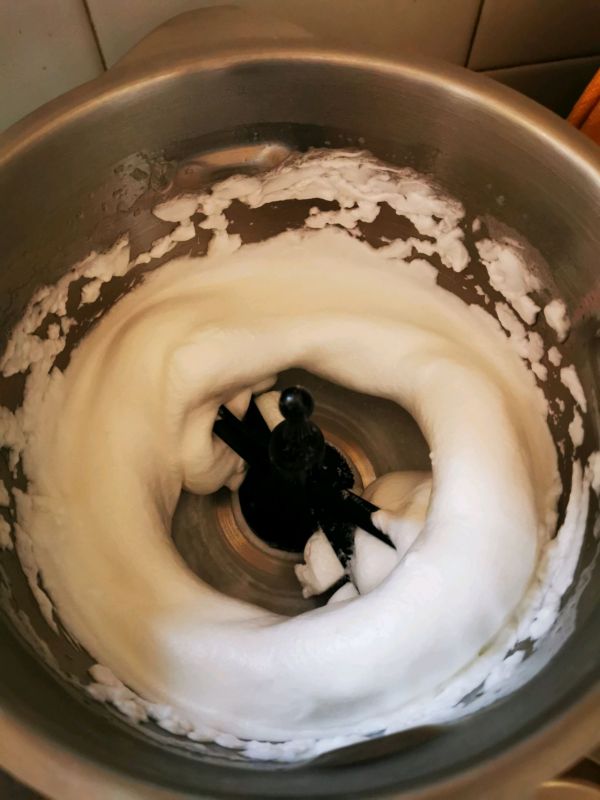 葱香肉松面包卷