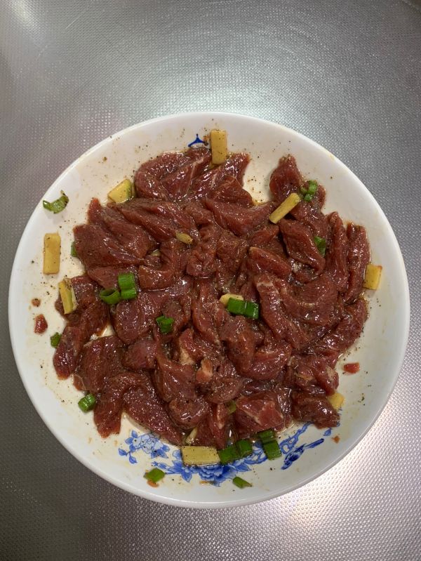 黑椒口蘑牛肉条