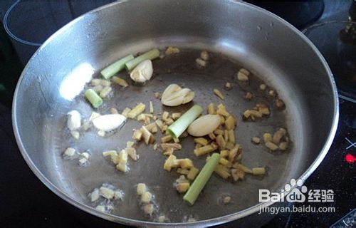 姜蒜炒滑鸡冬菇
