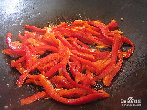 黑椒鸡丝炒红椒