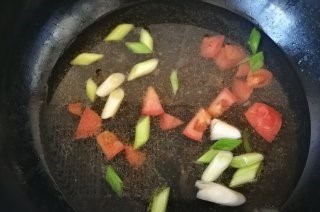 蒜苗木耳榨菜面