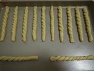 蜂蜜小麻花的做法和配方