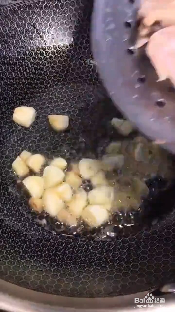 如何在家自制美味的啤酒鸭
