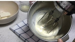 网红大蒜乳酪面包