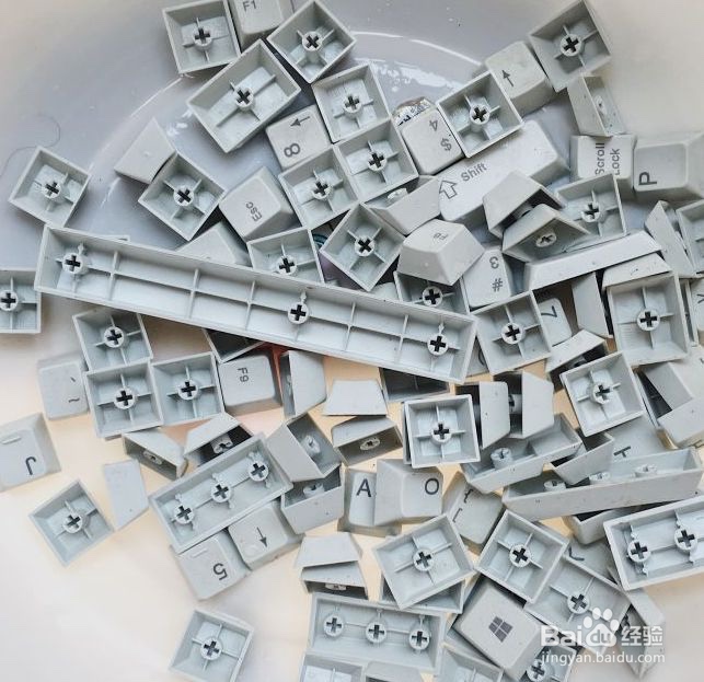 如何巧妙清洁键盘?
