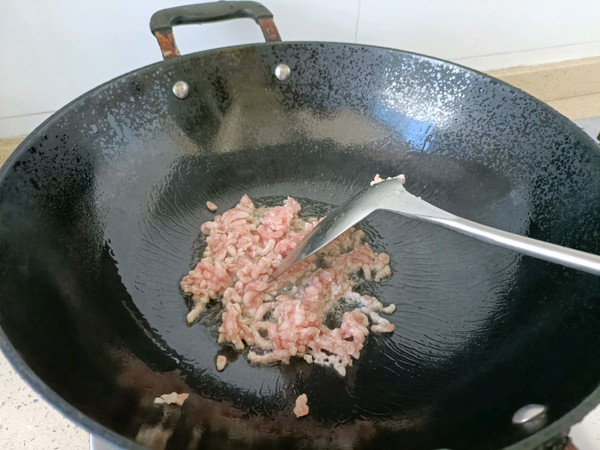 川香麻辣毛豆炒肉沫